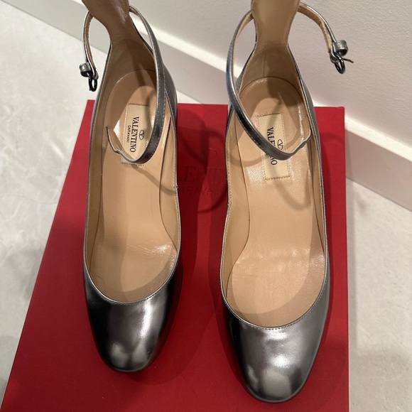 Valentino Garavani metallic ankle strap heels in size 37. Leather. Made in Italy - Picture 7 of 8